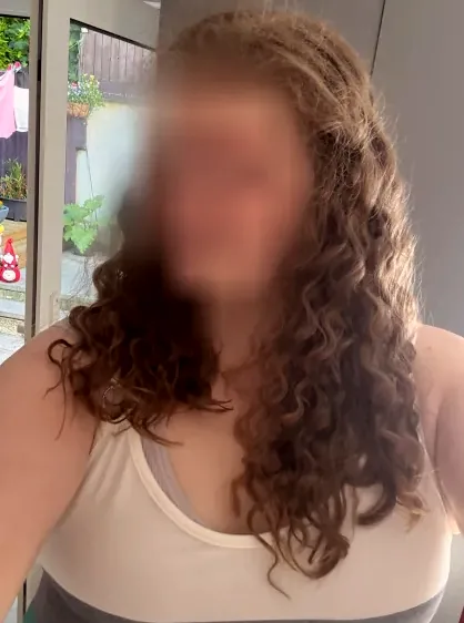 Ayse, 29