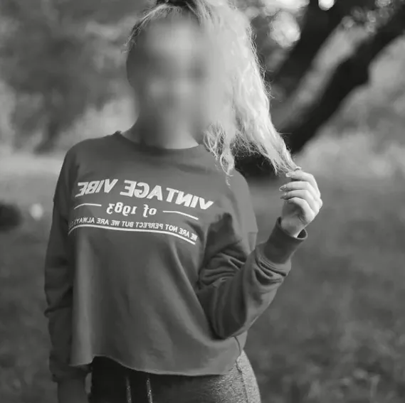 Claudia, 32