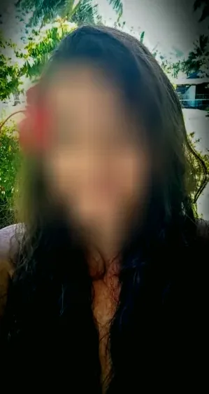 Daniela, 40