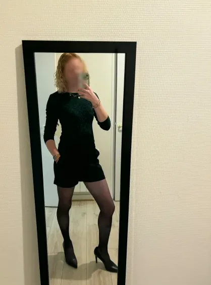 Daniela, 25