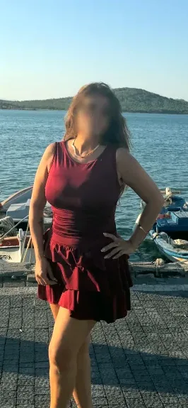 Emilia, 30