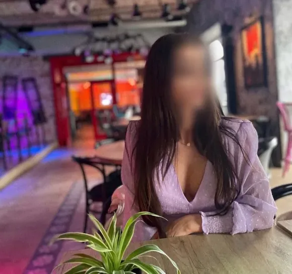 Julia, 30