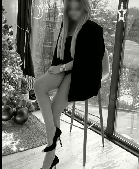 Katrin, 36
