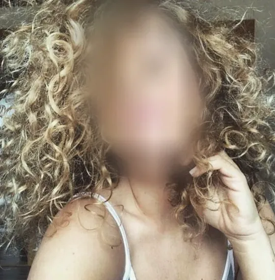 Luisa, 25