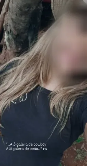 Melanie, 32