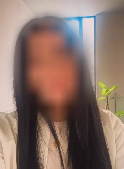 Nadine, 37