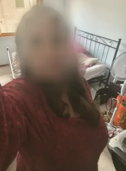 Nora, 32