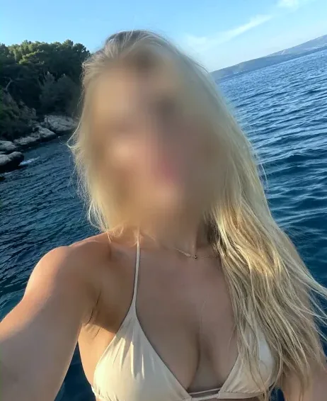 Paula, 27