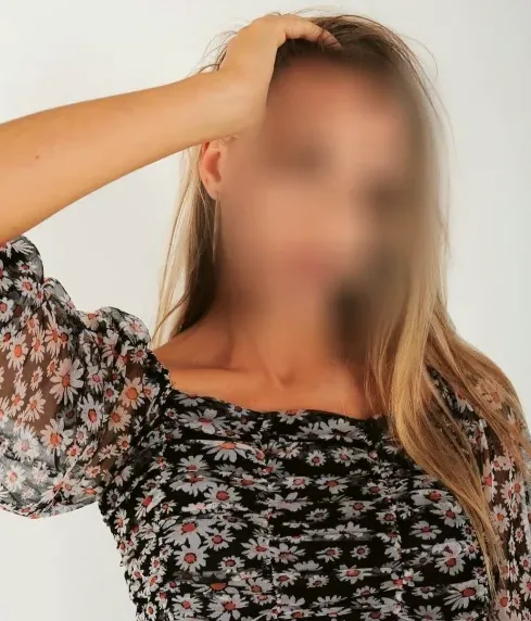 Pauline, 39