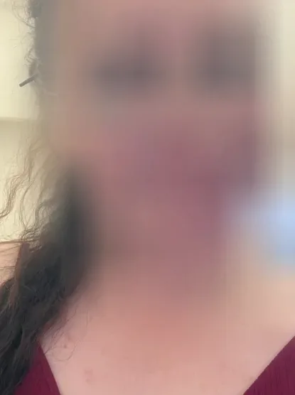 Sabrina, 29