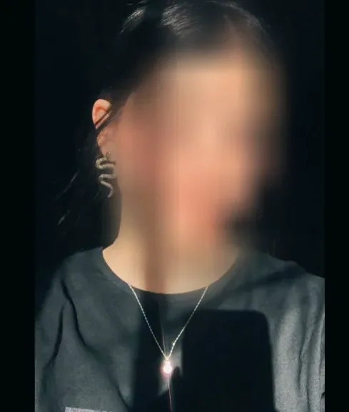 Selin, 21