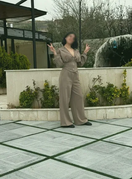 Simone, 34