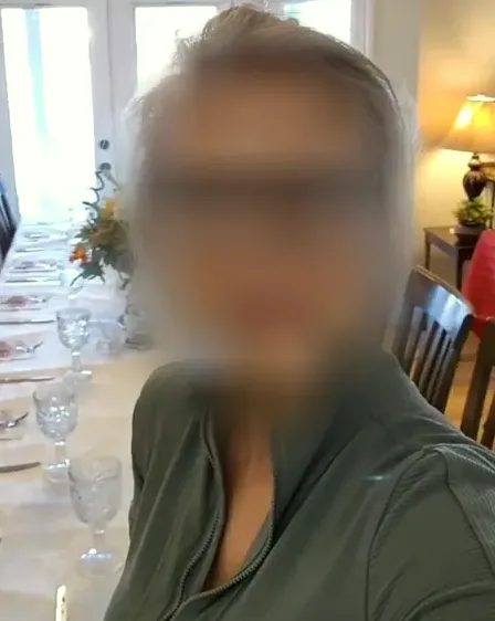 Sophie, 38