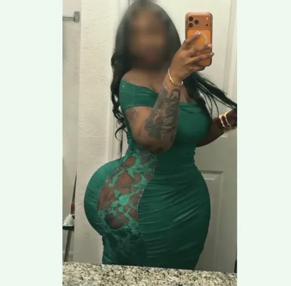 Vanessa, 26