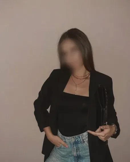 Yasmin, 35