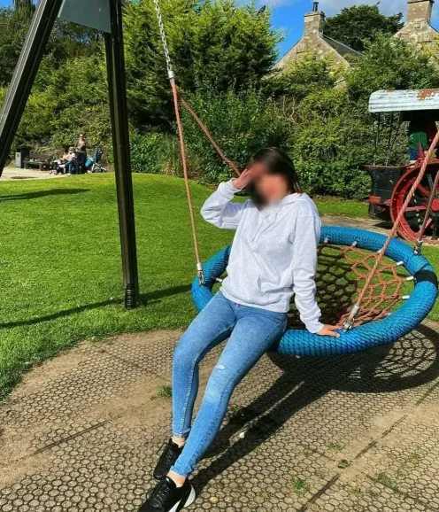 Zeynep, 37